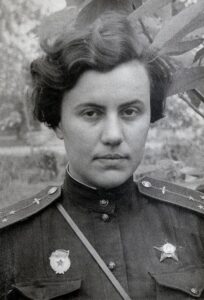 Irina Rakobolskaja in divisa